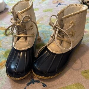 Jack Rogers lined snow/rain boots, like new, size 8